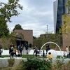 「国立競技場」駅からすぐの明治パークマーケットと都立明治公園