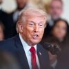 米国は「世界中のイラン外交官に対し、亡命を申請し、大きな可能性を持つ新しくより良いイランの形成に協力すること」を求めていると述べ「イランは大きな可能性を秘めた国だ」とも付け加えた。