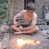 裸一貫、山奥での原始的生活を動画で「Primitive Technology」