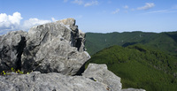 温泉街を歩いたら、もう登山が始まっていた『石巻山』