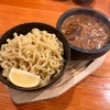 北陸初の石焼きつけ麺を提供した高岡の人気ラーメン店へ。極太の力強い縮れ麺と熱々の濃厚スープは相性抜群だ！【らーめん誠や（富山・高岡）】