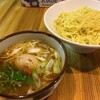 塩つけ麺を食う