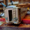 オハフ３０の組立・屋根が嵌まりました。