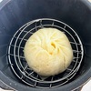 電気圧力鍋で 551HORAI 蓬莱の豚まんをあたためる