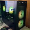 頑張って自分用のパソコンを組み立てました。