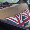 MINIの車内インテリア。英国モチーフの雑貨でドレスアップ