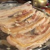 カントンの思い出 新大久保店｜鉄板じゃなくてガラス？肉厚サムギョプサルとチヂミ