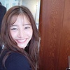 新木優子、ゆるふわ巻き髪の満面の笑みのショット