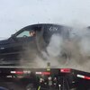 240km/hテスト中のマスタングV8GTがタイヤバースト 大爆発!