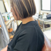 大人のボブに立体感を。アンブレラカラーの白髪ぼかし