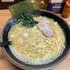 【オススメ】らっち家 瀬谷本店〜醤油ラーメン 大／もやきゃべ／ライス大／麺硬め／家系ラーメン／らっちソース／壱六家／長多屋製麺／駐車場あり〜