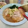 【今週のラーメン５６３４】◯つばき食堂（東京・小金井市貫井北町）ねぎ並 ＋ ネギ飯　〜悪魔的旨さ変わらず！味葱の旨味と新薬味刺激で実に痛快醤油豚骨！