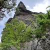 仏岩〜聳り立つ奇岩を目指す