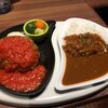 ハンバーグステーキとカレーライス