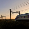 東武日光線と北川辺の田園夕景（と三日月）（埼玉県加須市）