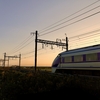 東武日光線と北川辺の田園夕景（と三日月）（埼玉県加須市）