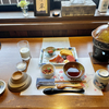 朝ごはんも美味しいのよ、旅館の朝ごはんって楽しみじゃないですか？