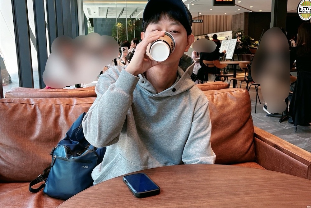 「レンタルなんもしない人」とタリーズコーヒーに行く
