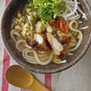 かんたんメシのもとで「焼きから揚げうどん」でランチです。