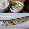 今日の食べ物　朝食に秋刀魚の塩焼き
