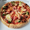 ピザカルボの特製ペパロニのピザ