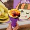 【QUE crepe】4月オープンした竹炭を使った黒いクレープのお店。土曜は24時まで営業でシメスイーツにも(呉市中通)