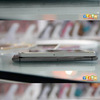 iPhone5と比較されたiPhone6（モックアップ）、写真で大きさの違いを確認