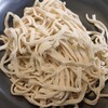 まるできしめん。しょうゆラーメン用の幅広の麺が届いた