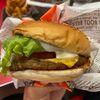 【宮古島】A&W 宮古空港店 大人気メニューのビッガーチーズバーガーが絶品でした(ルートビア飲み放題付き)。