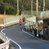 登校の風景：今日は「１０歳を祝う会」