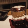 【嫌いな人もいます】枡とグラスを使う日本酒の飲み方「もっきり」とは？