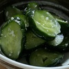 きゅうりの収穫と、簡単すぎる塩麹漬け🥒