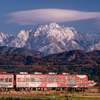 レンズ雲と富山地鉄と猫と