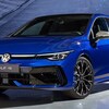 【VW新型ゴルフR】「最高峰がさらに出力UP！」マイナーチェンジ2025年1月10日日本発表！