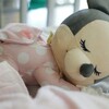 入院中の赤ちゃんにオススメのおもちゃ第1段～すやすやメロディーミニーちゃん～