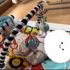 赤ちゃんおもちゃの謎音声！チキンじゃなくて、トューキャン・チューキャン・ジュケームみたいな発音が聞こえます。フィッシャージム 感覚が育つ4WAYバイリンガルピアノジム