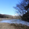 残雪の平和公園