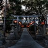 神秘の調和　人気のない年末の神社での一枚