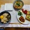 納豆卵かけごはん。野菜味噌汁。厚揚げ。イシイのミートボール（カレー味）