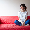 シンガーソングライター菅野恵が新MV「深淵」を公開。