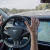 アメリカ運輸省はテスラの完全自動運転を調査しています