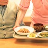 【介護】ホームヘルパーに父の食事調理支援を頼むようになって、私の心の負担がかなり減りました。