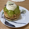 ケーキ食べてみてる