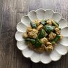 ささみとピーマンのガリバタ醤油