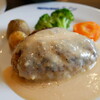 横浜・根岸「レストラン シン」一番人気「ハンバーグ日本風」はここでしか味わえない唯一無二の味