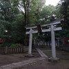 夕立のあとの根津神社