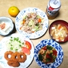 ぼっち夕食で作り置きしてあった料理などを並べてみました‥