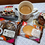 喪中とツリーとファミマスイーツ