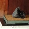 我が家の玄関　７月新潟で拾った石を飾りました。