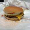 【マクドナルド】エグチ（エッグチーズバーガー）実食レビュー｜月見バーガーとの違い・価格・味を徹底比較！